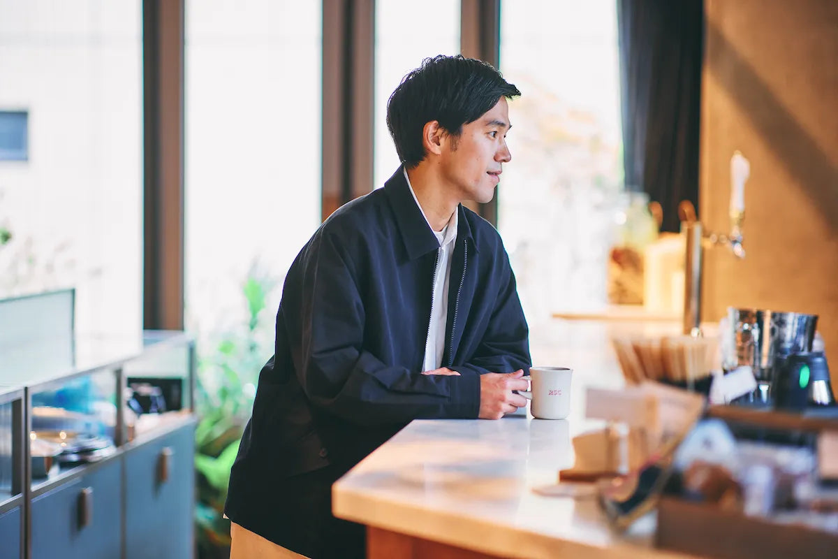 休日の外出に。1枚でサマになる大人のためのブルゾン
