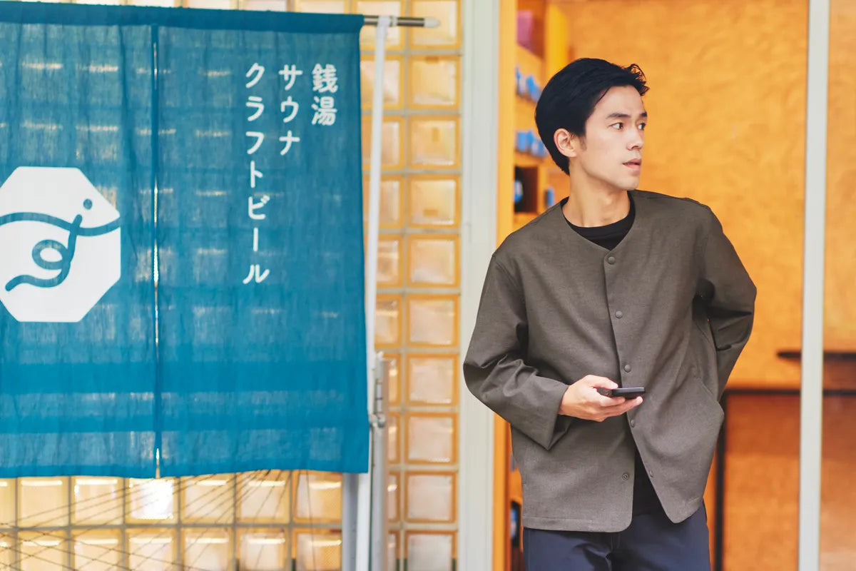 暑さと日差しを和らげる。いつでも鞄にしのばせておきたい、万能カーディガン