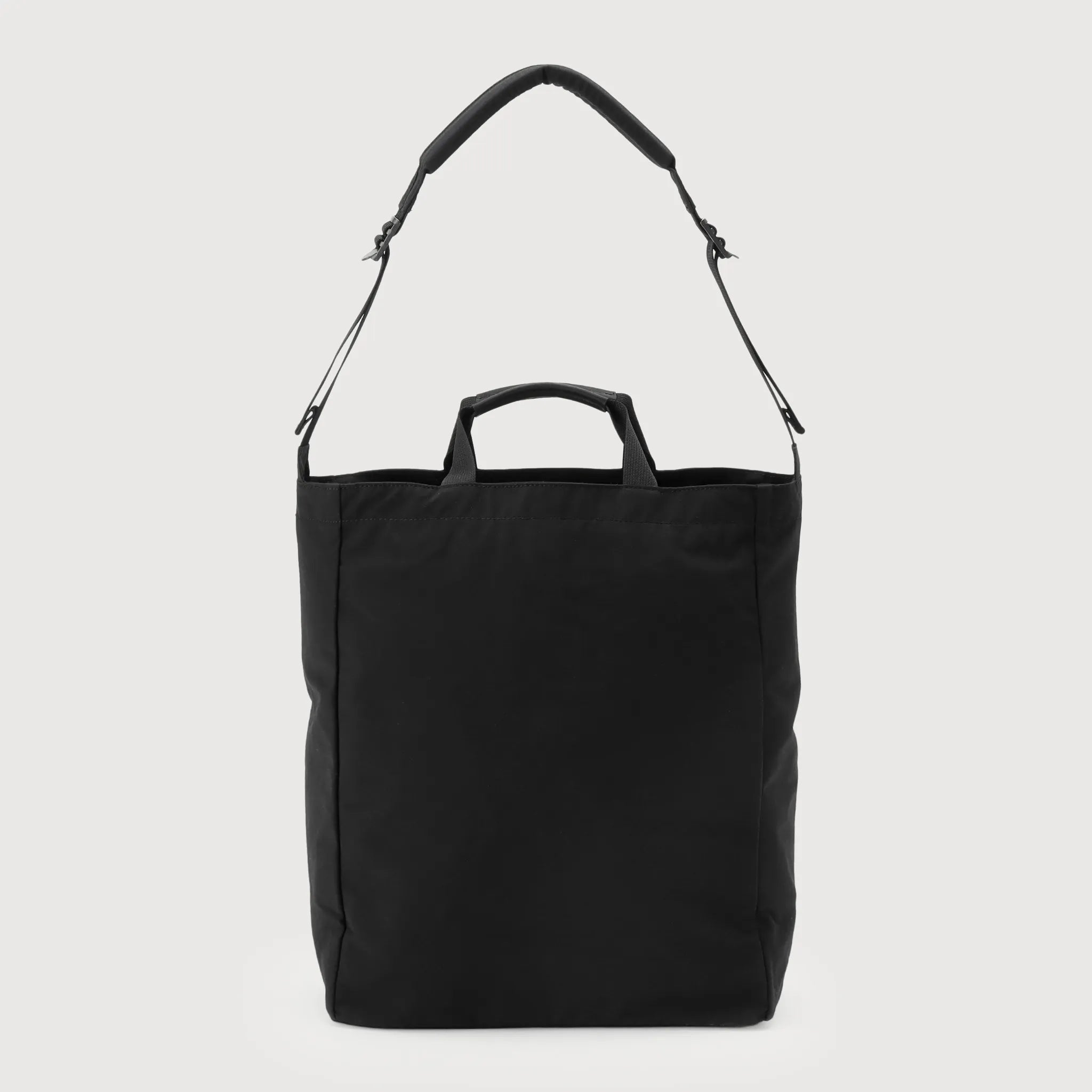 2ウェイジップトート ブラック 商品画像 背面
