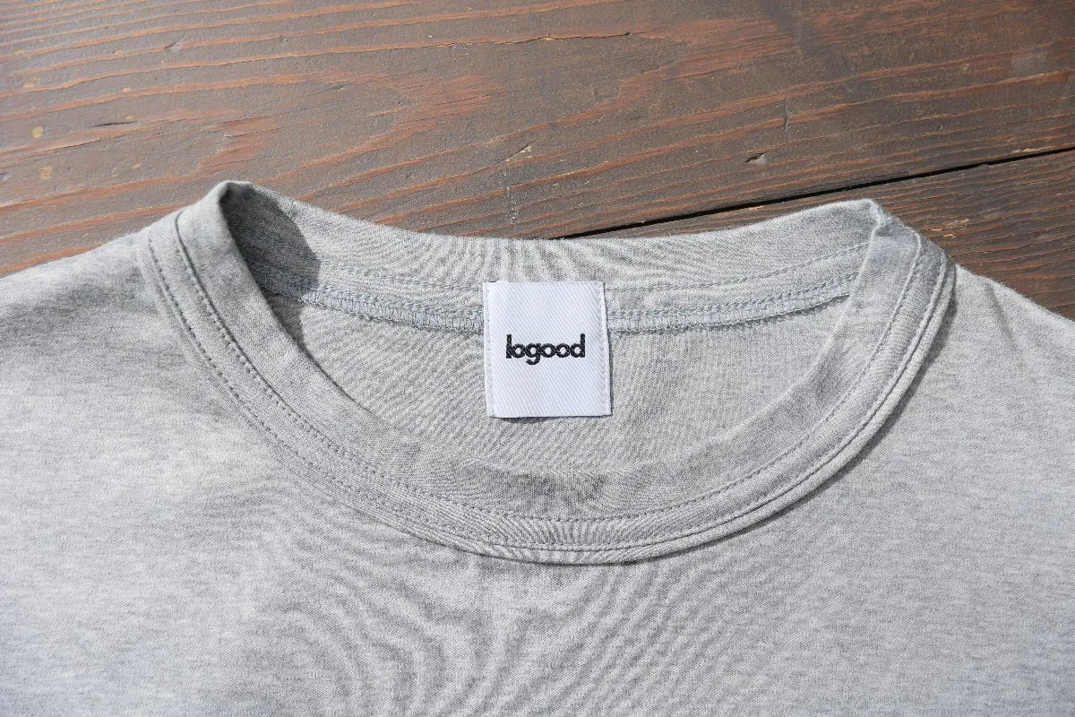 汗を気にしないTシャツ　グレー　ネックまわり