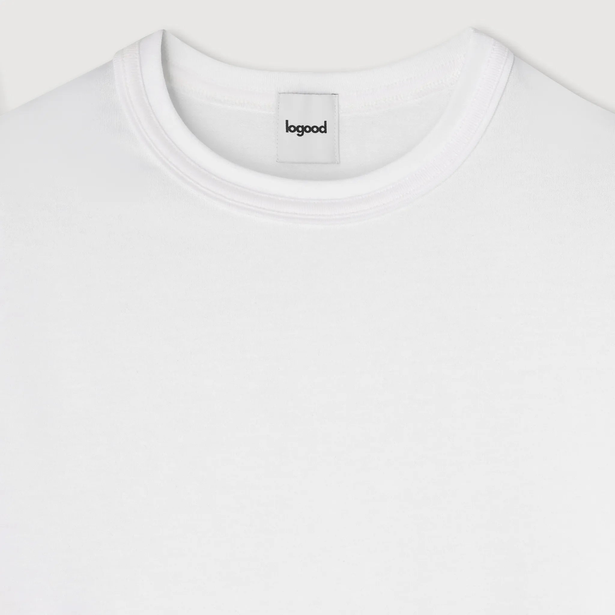 永く着られるTシャツ　ホワイト　商品画像　首元アップ