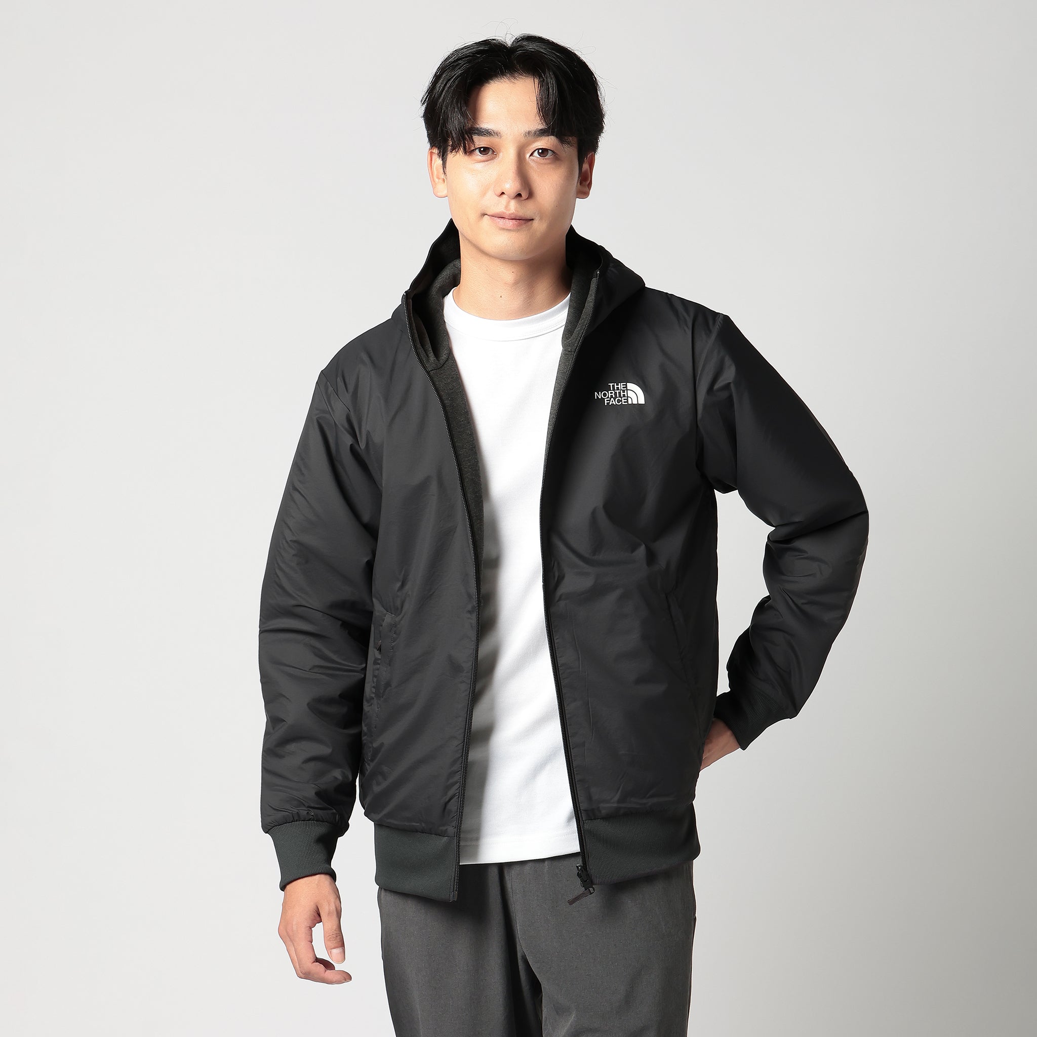 THE NORTH FACE/ザ・ノース・フェイス〉リバーシブルテックエアーフーディ