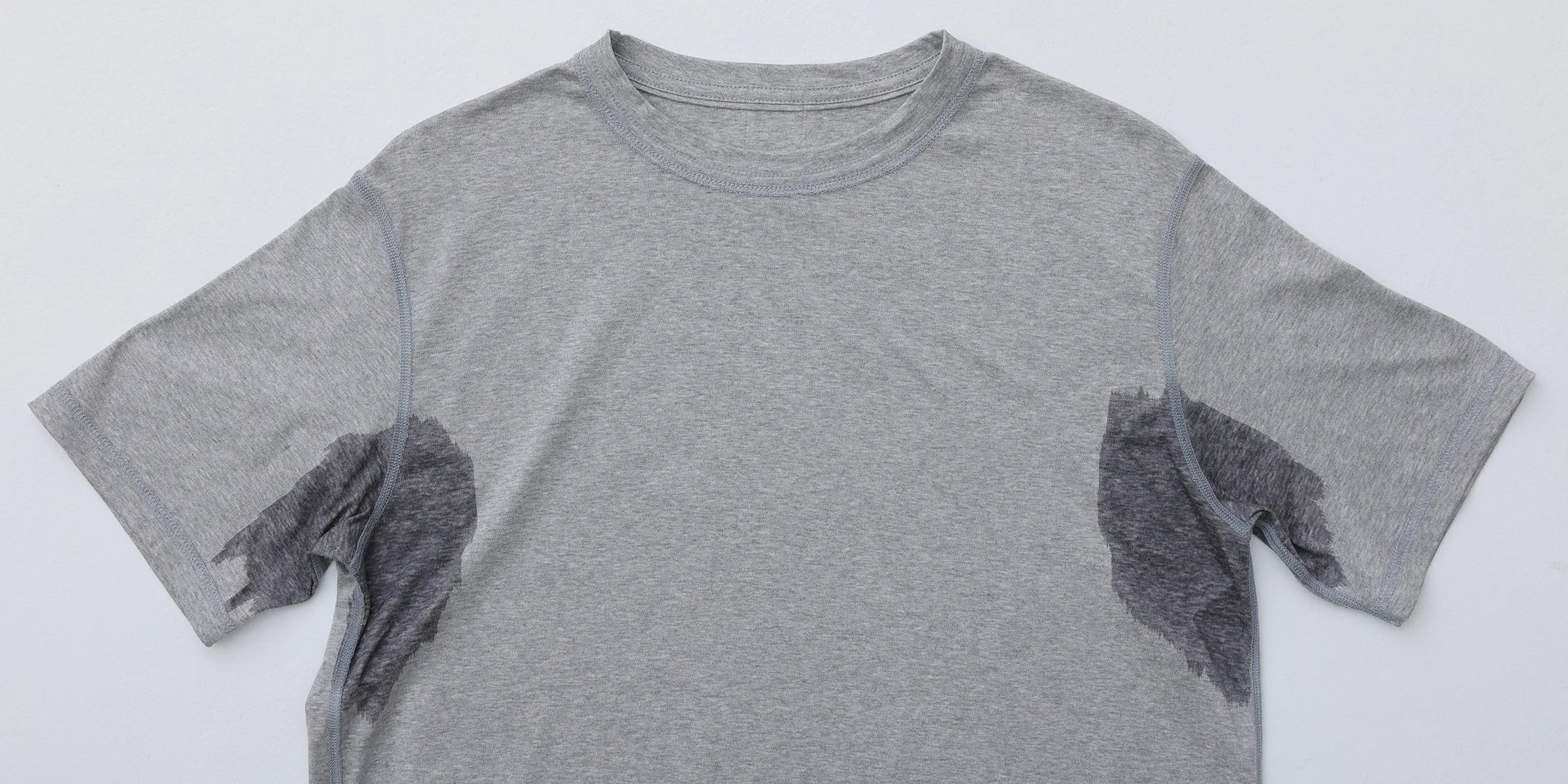 汗を気にしないTシャツ　グレー　汗染み事例　内側